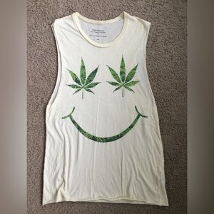 Urban Outfitters 🪴 T-shirt